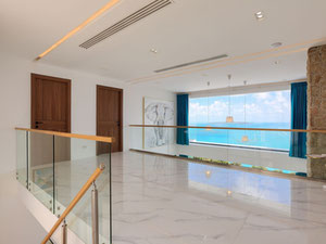 Велика 5-кімнатна вілла з басейном та видом на море в житловому комплексі на схилі — Пошуковик нерухомості від забудовників і власників GEOLN.COM. Фото 3