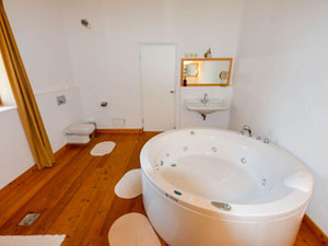 Casa en las afueras de Eslovenia, Möre og Romsdal, Sezana — Encuentre propiedades fuera del plan o reventa de bienes inmuebles directamente de desarrolladores y propietarios GEOLN.COM. Foto 3