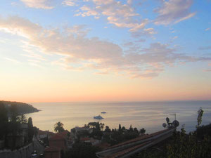 Border Monaco, pool,garden  — 来自开发商和业主的房地产搜索引擎 GEOLN.COM. 照片 3