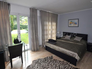 法国，安提比斯的海边别墅 — 来自开发商和业主的房地产搜索引擎 GEOLN.COM. 照片 11