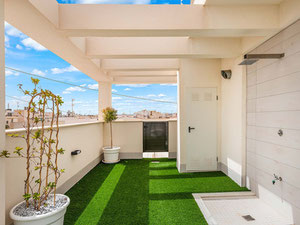 Penthouse 2 Schlafzimmer 77 m² in Torrevieja, Spanien — Immobilien-Suchservice von Bauträgern und Eigentümern GEOLN.COM. Foto 2