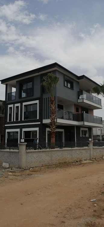 3层独立别墅 — 来自开发商和业主的房地产搜索引擎 GEOLN.COM. 照片 1