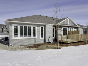 房地产在 Ambleside Triumph Bungalows — look at the real estate search engine GEOLN.COM. 照片 2