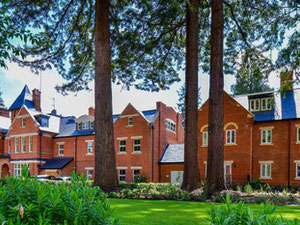 房地产在 Brompton Gardens — look at the real estate search engine GEOLN.COM. 照片 3