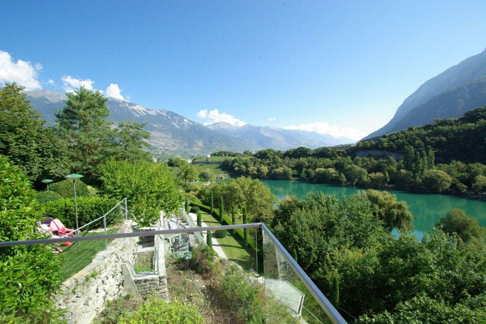 Villa in Switzerland, Valais, Sierre — Find off-plan property or real estate resale directly from developers and owners GEOLN.COM. Photo 1