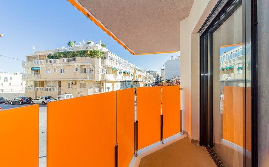 西班牙、瓦伦西亚、托雷维耶哈的海边公寓 — 来自开发商和业主的房地产搜索引擎 GEOLN.COM. 照片 1