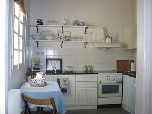 სახლი ზღვის პირას საბერძნეთში, ლუტრაკი — უძრავი ქონების ყიდვა და მფლო ბელებისგან GEOLN.COM. ფოტო 3