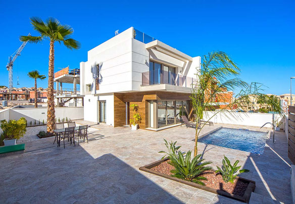 Villa 3 bedrooms 115 m² in Ciudad de las Comunicaciones, Spain