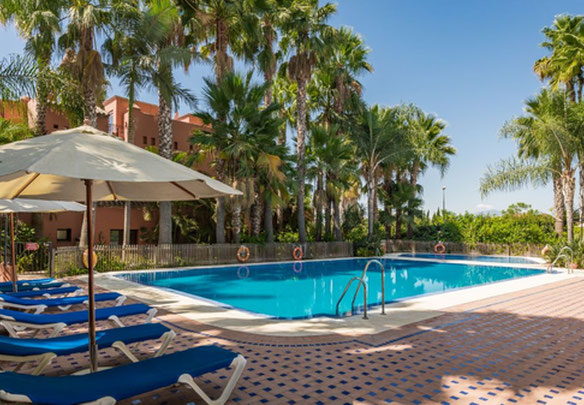 בית עירוני 4 חדרי שינה 290 מ"ר בפואנטה רומנו, ספרד