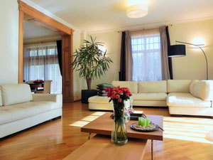 منزل على ضفاف البحيرة ، في الضواحي ، في الغابة في لاتفيا ، ريغا ، أولبروكا — ابحث عن عقار قيد الإنشاء أو عقار معاد بيعه مباشرة من المطورين والملاك GEOLN.COM. صورة فوتوغرافية 4