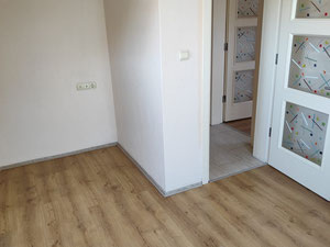 A 400 m de la carretera Pamukkale – Villa independiente de 3 plantas 6+1 – ¡Adecuada para familias numerosas y como inversión! — Encuentre propiedades fuera del plan o reventa de bienes inmuebles directamente de desarrolladores y propietarios GEOLN.COM. Foto 20