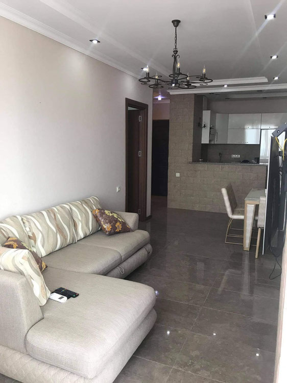 新装修的三房公寓出售。 — 来自开发商和业主的房地产搜索引擎 GEOLN.COM. 照片 1