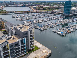 房地产在 Azure — look at the real estate search engine GEOLN.COM. 照片 2