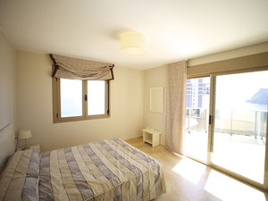 პენტჰაუსი ზღვის პირას ესპანეთში, ვალენსიაში, კალპეში — უძრავი ქონების ყიდვა და მფლო ბელებისგან GEOLN.COM. ფოტო 5