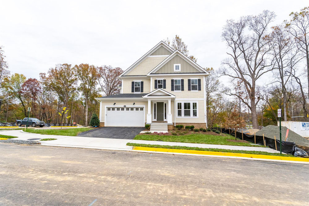 Real estate in Silas Station — look at the real estate search engine GEOLN.COM. Photo 1