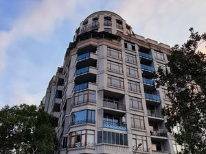 紧急！！！巴图米市中心的公寓，享有海湾和山脉的景观 — 来自开发商和业主的房地产搜索引擎 GEOLN.COM. 照片 22