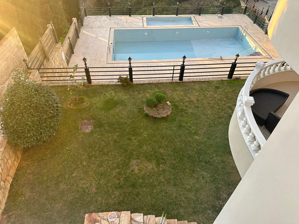 我们提请您注意特克勒的一套三居室公寓。 — 来自开发商和业主的房地产搜索引擎 GEOLN.COM. 照片 1