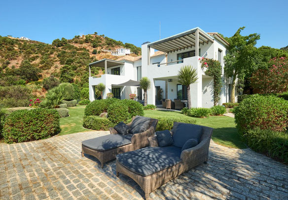Villa 4 bedrooms 591 m² in Montemayor, Spain