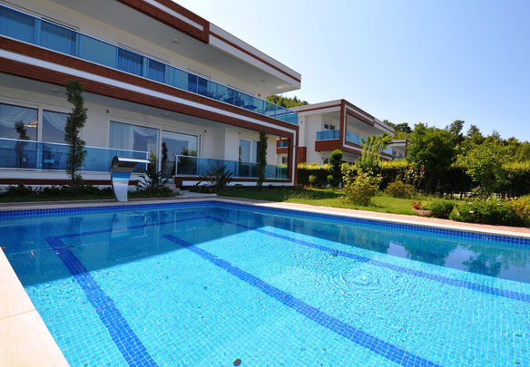 Villa 4 bedrooms 247 m² in Alanya, Turkey