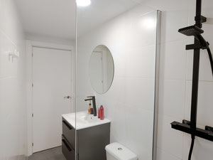 位于阿利坎特Postiguet海滩第一排的公寓 — 来自开发商和业主的房地产搜索引擎 GEOLN.COM. 照片 9