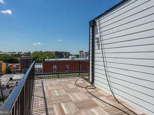 房地产在 836 Varnum Street Condominium — look at the real estate search engine GEOLN.COM. 照片 2