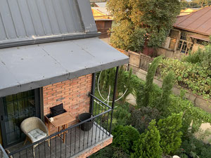 在斯瓦涅季区出售的新建三层房屋，您可以欣赏到第比利斯的美丽景色。 — 来自开发商和业主的房地产搜索引擎 GEOLN.COM. 照片 3