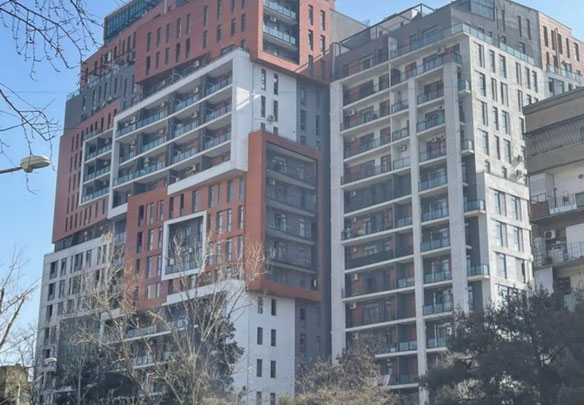 Продається 3-кімнатна квартира.