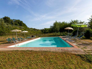 منزل قروي في إيطاليا ، توسكانا ، سان جيميجنانو — ابحث عن عقار قيد الإنشاء أو عقار معاد بيعه مباشرة من المطورين والملاك GEOLN.COM. صورة فوتوغرافية 9