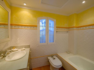 别墅 6 间卧室 693 平方米，位于西班牙马贝拉湾 — 来自开发商和业主的房地产搜索引擎 GEOLN.COM. 照片 21