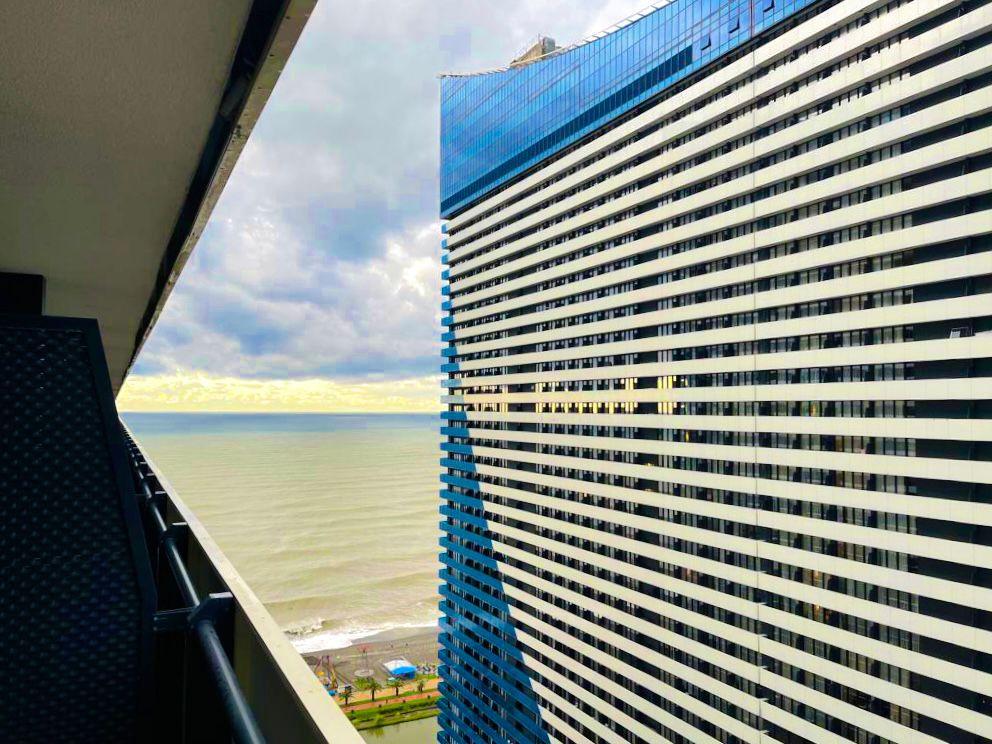 巴统待售公寓 — 来自开发商和业主的房地产搜索引擎 GEOLN.COM. 照片 1