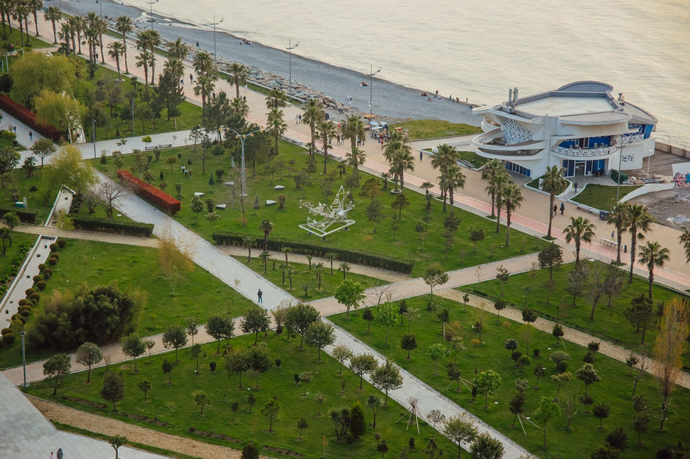 Orbi Beach Tower 的白色 Skarkas — 来自开发商和业主的房地产搜索引擎 GEOLN.COM. 照片 1