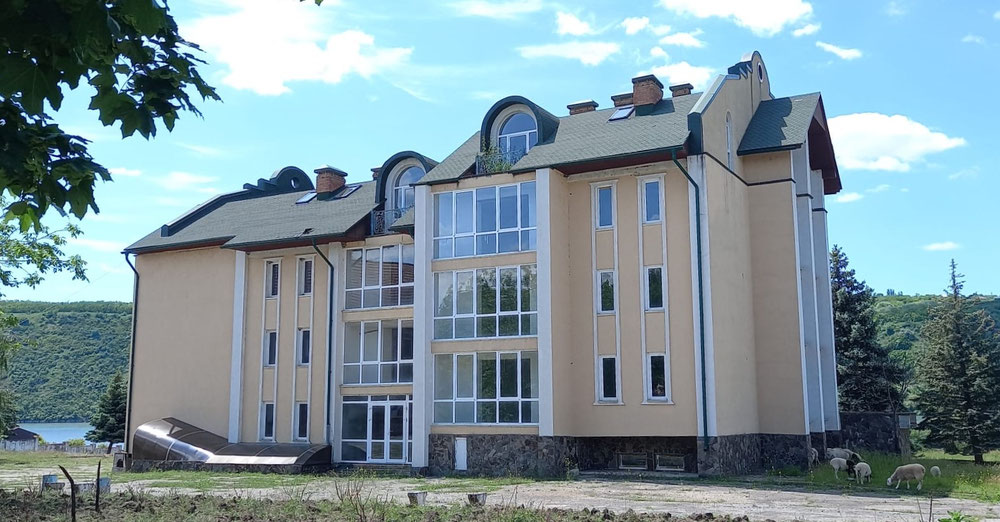 Sanatorium na sprzedaż: Molovata Nouă, rejon Dubăsari, Mołdawia, nad brzegiem rzeki Dniestr — Wyszukiwarka nieruchomości od deweloperów i właścicieli GEOLN.COM. Zdjęcie 1
