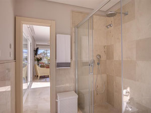 Villa 5 bedrooms 477 m² in Guadalmina Baja, Spain — Find off-plan property or real estate resale directly from developers and owners GEOLN.COM. Photo 19