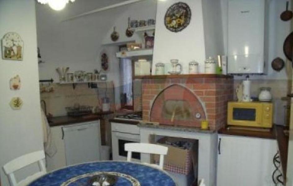 Квартира в горах, у моря в Италии, Лигурия, Чериана — Поисковик недвижимости от застройщиков и собственников GEOLN.COM. Фото 1