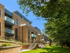 房地产在 Oakley Gardens — look at the real estate search engine GEOLN.COM. 照片 2