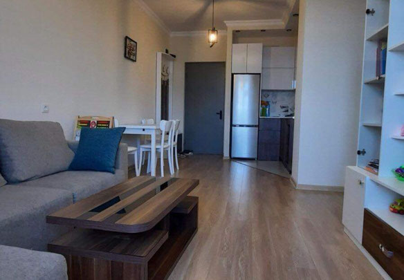 Квартира біля метро Ахметелі