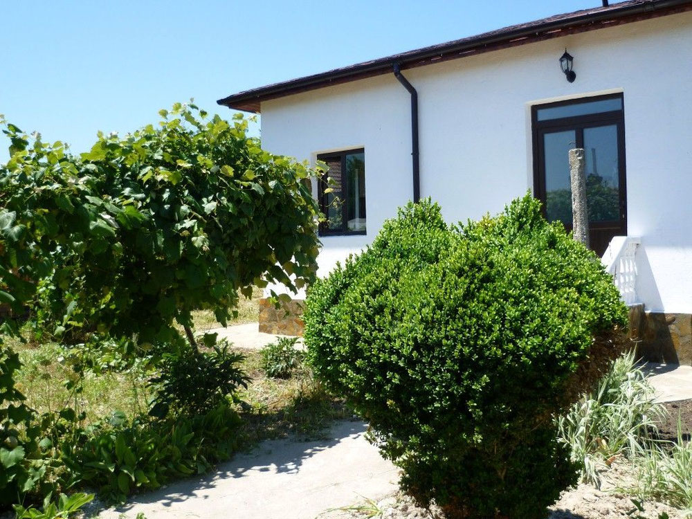 სახლი ბულგარეთში, დობრიჩის რაიონის სოფელში — უძრავი ქონების ყიდვა და მფლო ბელებისგან GEOLN.COM. ფოტო 1