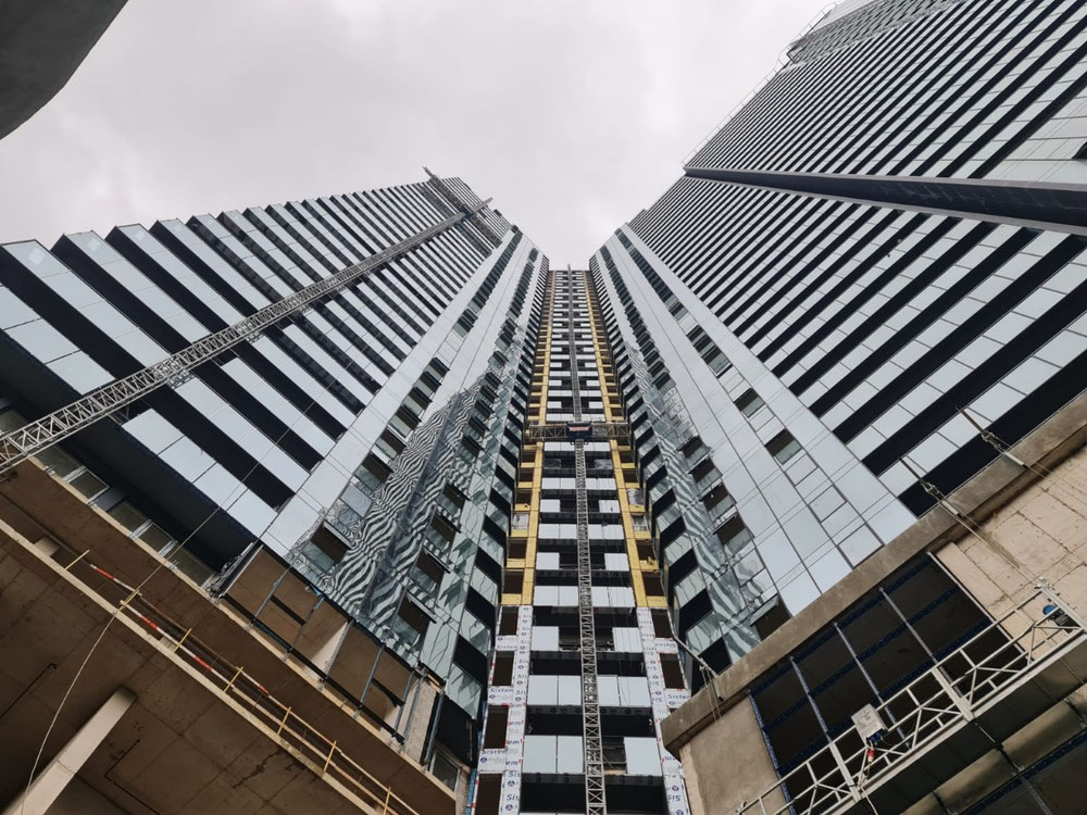 出售位于英雄大道的白色框架 — 来自开发商和业主的房地产搜索引擎 GEOLN.COM. 照片 1