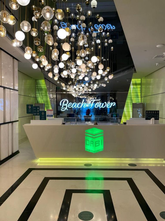 Orbi Beach 白色框架的公寓 — 来自开发商和业主的房地产搜索引擎 GEOLN.COM. 照片 1