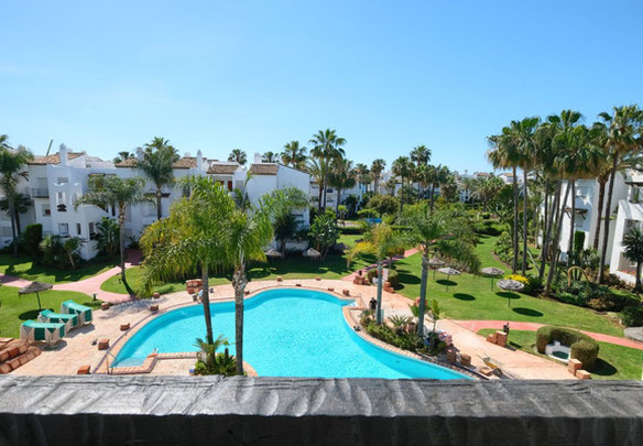 Apartament 2 sypialnie 102 m² w Esteponie, Hiszpania