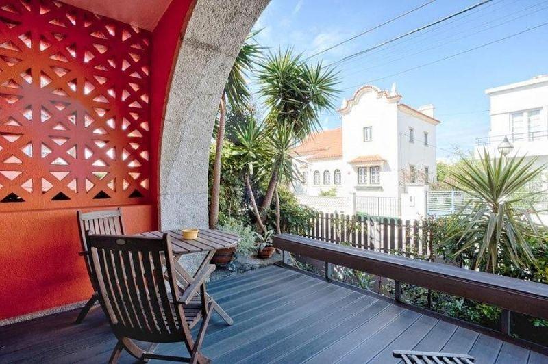 სახლი ზღვის პირას პორტუგალიაში, ლისაბონში, Parede იყიდება — უძრავი ქონების ყიდვა და მფლო ბელებისგან GEOLN.COM. ფოტო 1