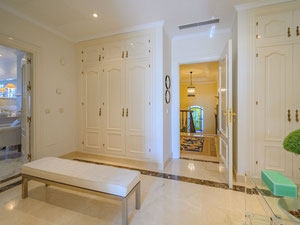 别墅 6 间卧室 693 平方米，位于西班牙马贝拉湾 — 来自开发商和业主的房地产搜索引擎 GEOLN.COM. 照片 25