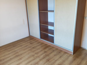 A 400 m de la carretera Pamukkale – Villa independiente de 3 plantas 6+1 – ¡Adecuada para familias numerosas y como inversión! — Encuentre propiedades fuera del plan o reventa de bienes inmuebles directamente de desarrolladores y propietarios GEOLN.COM. Foto 29