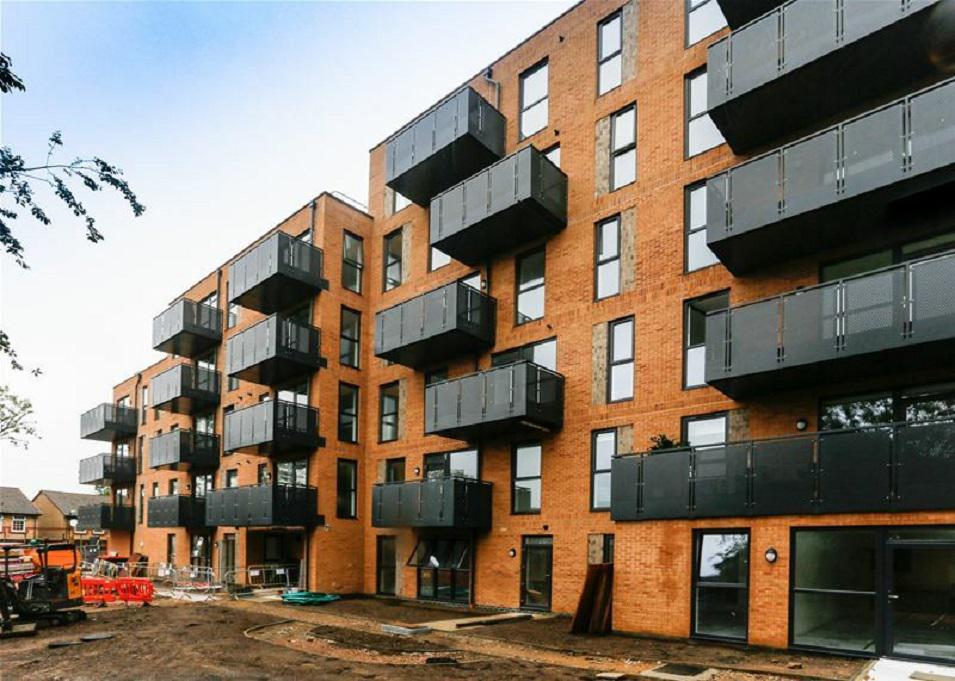 房地产在 Centenary House — look at the real estate search engine GEOLN.COM. 照片 1