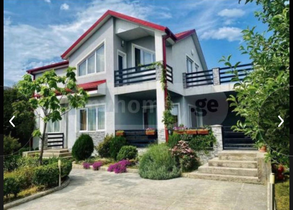 巴扎莱蒂湖岸边的房子 — 来自开发商和业主的房地产搜索引擎 GEOLN.COM. 照片 1