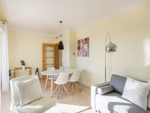 公寓在山上，在郊区，在西班牙，安达卢西亚，贝纳尔马德纳的海边 — 来自开发商和业主的房地产搜索引擎 GEOLN.COM. 照片 4