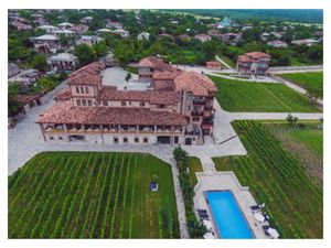 Нерухомість в Schuchmann Wine Luxury Villas — дивіться на пошуковику нерухомості GEOLN.COM. Фото 3