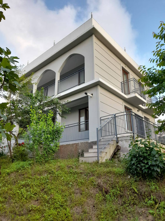 Продається будинок в Батумі — Пошуковик нерухомості від забудовників і власників GEOLN.COM. Фото 1