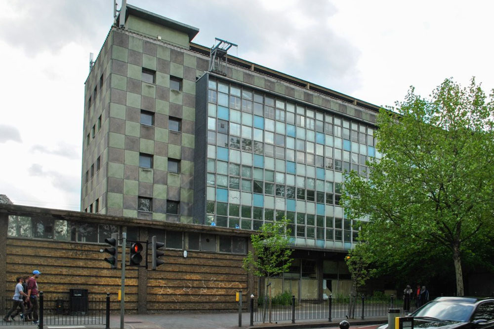 Real estate in 255-279 Cambridge Heath Road — look at the real estate search engine GEOLN.COM. Photo 1