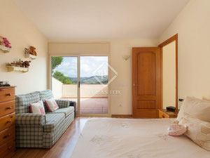 山中的别墅，在西班牙，加泰罗尼亚，锡切斯的海边 — 来自开发商和业主的房地产搜索引擎 GEOLN.COM. 照片 10